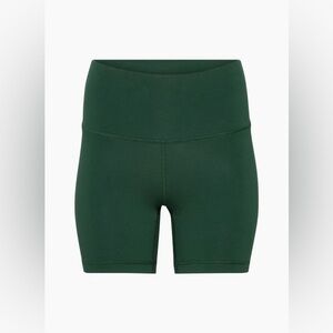Aritzia’s TnA Action Bike Liner Shorts in Green, size XS